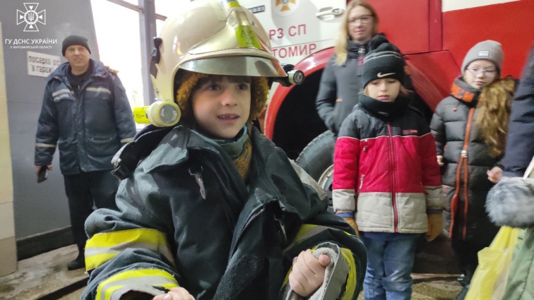 У Житомирі фахівці ДСНС нагородили переможців конкурсу «Я в безпеці з МВС» та провели урок безпеки і екскурсію пожежною частиною (ФОТО)