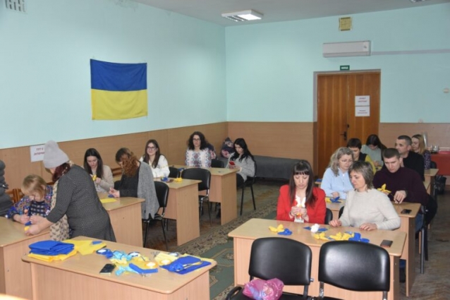 У Житомирі відбувся майстер-клас з виготовлення оберегів для захисників України