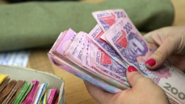 Привласнила 100 тис. грн бюджетних коштів – на Житомирщині підозрюють колишню начальницю регіонального поштового відділення