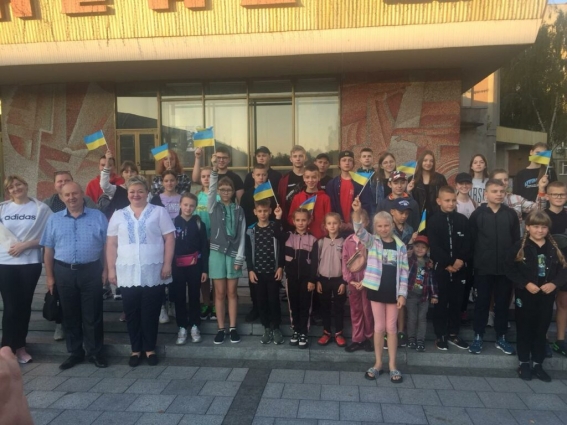 Понад 30 дітей Житомирщини відправилися на відпочинок до Італії (ФОТО)