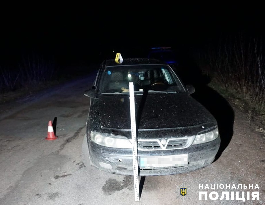 В Андрушківській громаді водій наїхав на 60-річного чоловіка, який лежав на дорозі