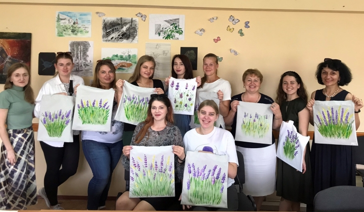 У Новограді-Волинському відбувся майстер-клас з художнього розпису для вагітних «З надією при надії» (ФОТО)