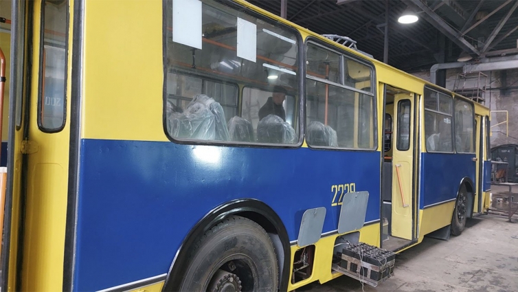 У житомирському ТТУ зробили капітальний ремонт тролейбуса