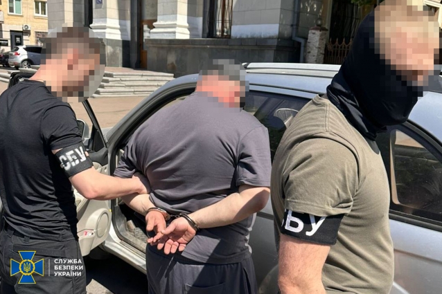 За 15 тисяч доларів США ділки допомагали військовозобов’язаним втекти за кордон поза пунктами пропуску