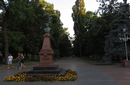Сухомлин пропонує демонтувати пам'ятник О.Пушкіну та обміняти на наших військових (ВІДЕО)