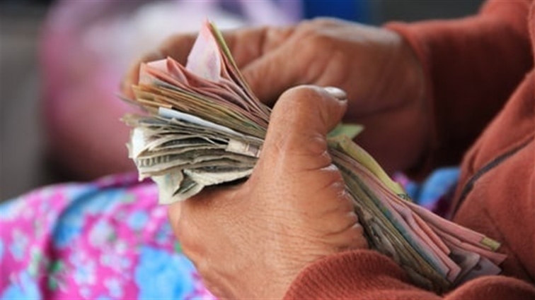 У Коростені пенсіонерка, «рятуючи» доньку, віддала шахраям майже 70 тисяч гривень
