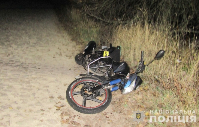 У Коростенському районі в ДТП загинув мотоцикліст: 22-річний чоловік не впорався з керуванням