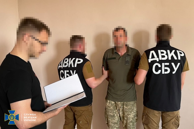 На Житомирщині затримали «крота» в ЗСУ, який шпигував за українськими бойовими літаками і бронемашинами «MaxxPro»