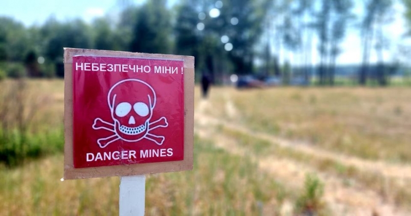У Житомирському районі піротехніки знищили 250-міліметровий реактивний боєприпас