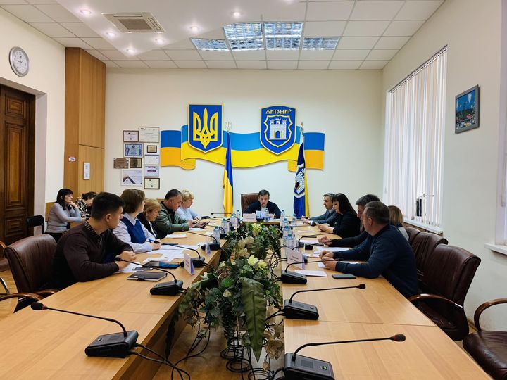 У Житомирі планують з понеділка увімкнути опалення в лікарнях, а через тиждень – в школах