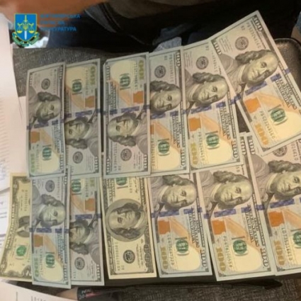 На Житомирщині повідомили про підозру чоловіку, який разом із спільниками напали на пенсіонера МВС та забрали 1,6 млн. грн. (ФОТО)