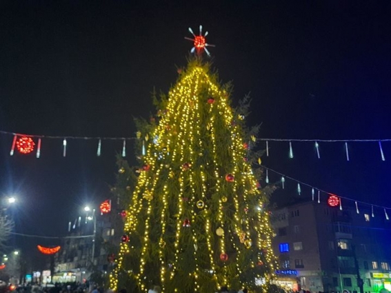 Новорічно-різдвяний період у Звягелі пройде без центральної ялинки, але із заходами для дітей