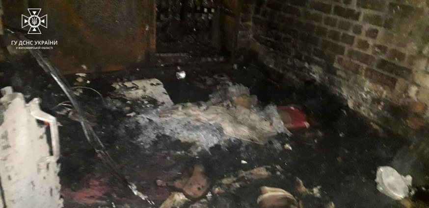 У Бердичеві сталася пожежа у підвалі багатоповерхівки, опіки обличчя та рук отримав 48-річний чоловік