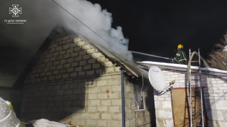 На Звягельщині під час пожежі врятували чоловіка, загалом в області за добу горіли 4 будинки (ФОТО)
