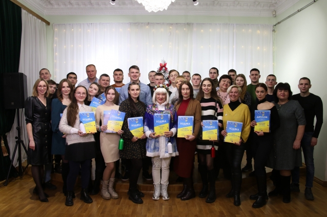 «Люди, які наближають Перемогу»: у Житомирі волонтерам подякували за допомогу (ФОТО)