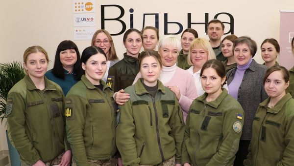 У просторі «Вільна» курсантки Житомирського військового інституту обговорювали гендерну рівність та рівноправ'я (ФОТО)