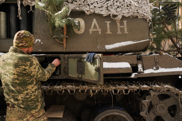 Російська САУ стала українським «Одіном»: бійці 95 бригади показали трофейну техніку (ФОТО)