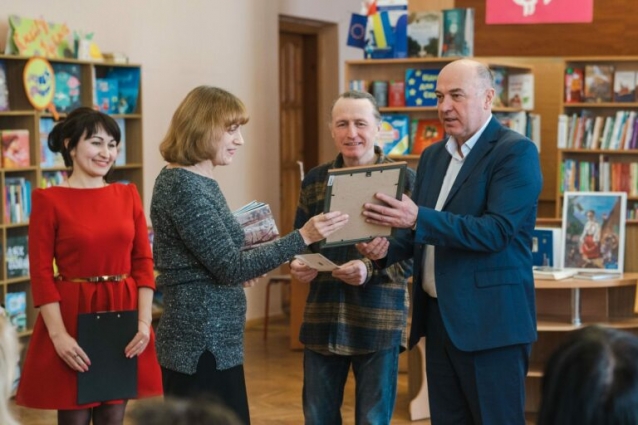 У Житомирській обласній бібліотеці відбулася церемонія вручення літературної премії «ДІДУСЕВА КАЗКА» (ФОТО)