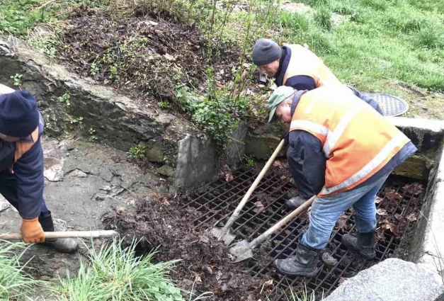 У Житомирі через підвищення рівня води прочистили понад 127 решіток та колодязів і промили 17,5 км мереж дощової каналізації