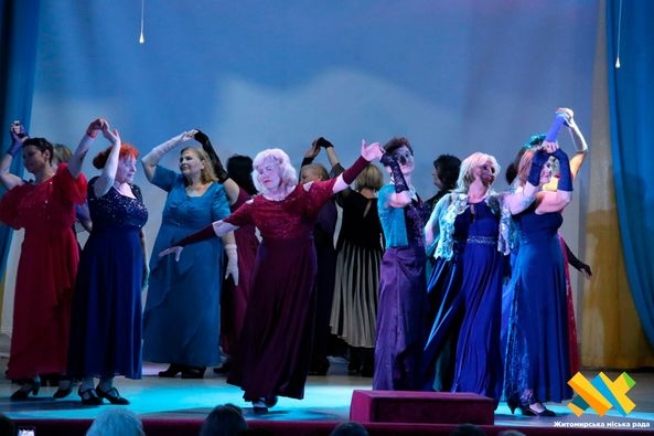 У Житомирі відбувся звітний концерт танцювального клубу «Ретро», найстаршій учасниці 89 років (ФОТО)