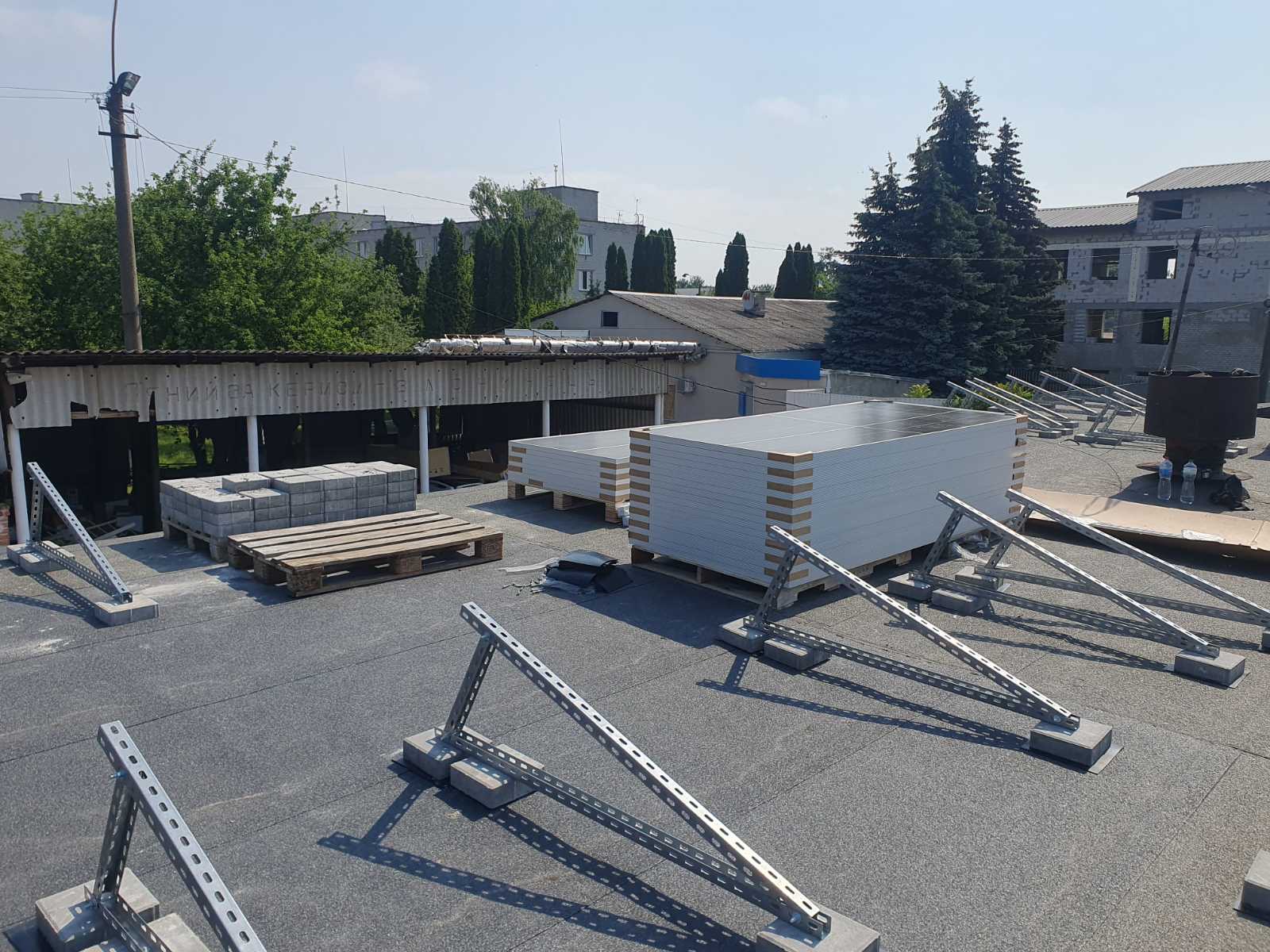 На даху однієї з будівель Лікарні №2 ім. В.П. Павлусенка запрацює сонячна електростанція