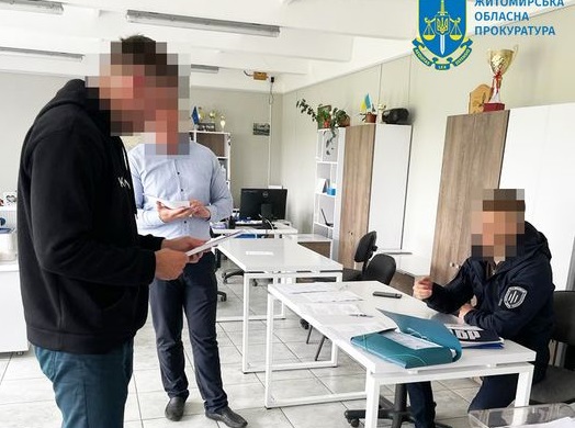 Незаконне застосування пільгового розмитнення авто – на Житомирщині судитимуть трьох митників