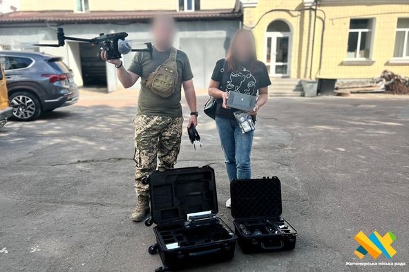 Житомир передав військовим 2 дрона та комплект підсилення звʼязку (ФОТО)
