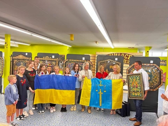 Українські традиції у Франції: виставка «Овруцька соломка»