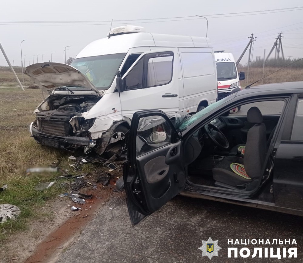 У Коростишівській громаді чоловік в стані сильного алкогольного сп'яніння вчинив ДТП, травми отримали троє людей