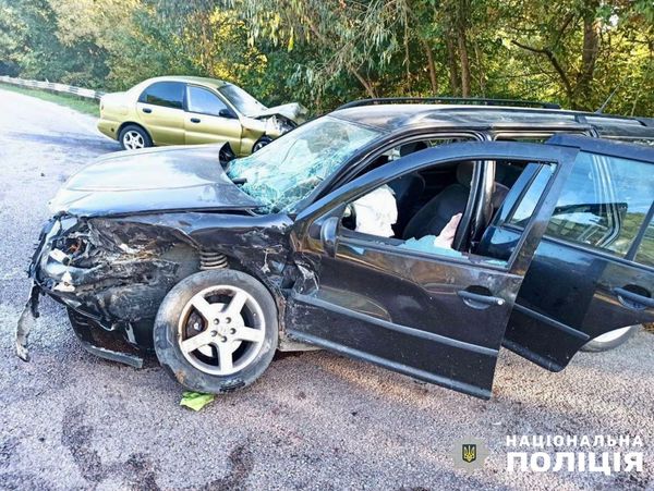 У Житомирському районі внаслідок зіткнення легковиків травмовано двох осіб: поліція проводить розслідування