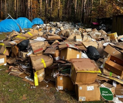 Біля Житомира затримали громадянина, який вивіз сміття на територію Богунського лісництва