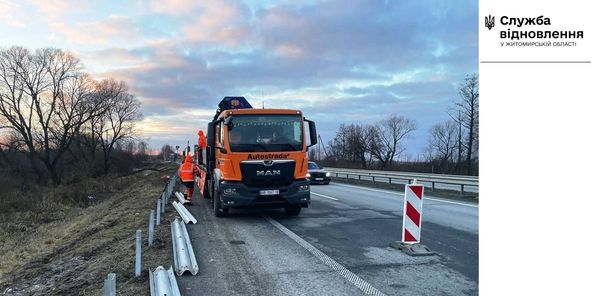 Дорожники поліпшують безпеку руху на дорогах державного значення Житомирщини