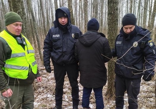 На Житомирщині зафіксували випадок браконьєрства: чоловік вполював козулю