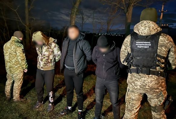 На кордоні спіймали «туристів», які намагалися втекти до Румунії за 15 тис. євро, серед них – житель Житомирської області