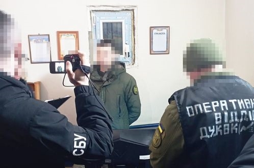 На Житомирщині викрили працівника виправної колонії, який збував наркотичні засоби засудженим