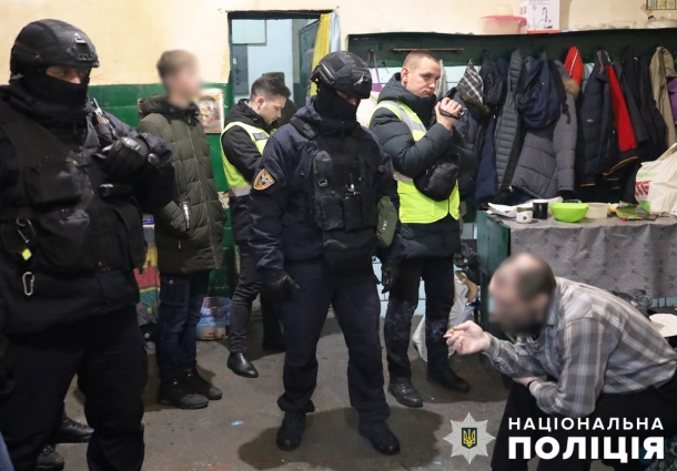 Заробляли на родинах безвісти зниклих військових: у Житомирі поліцейські викрили шахрайську схему (ВІДЕО)