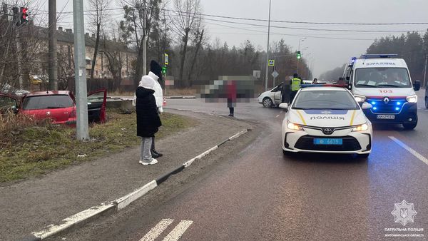 Поблизу смт Гуйви зіткнулися Ford та Peugeot, є потерпілі