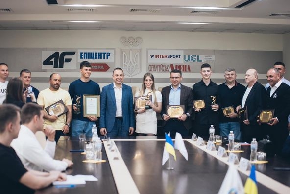 Скелетоніст із Житомирщини та його спортивний наставник отримали відзнаки Національного олімпійського комітету України