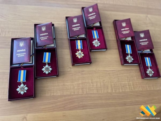 У Житомирі державні нагороди вручили родинам загиблих військових