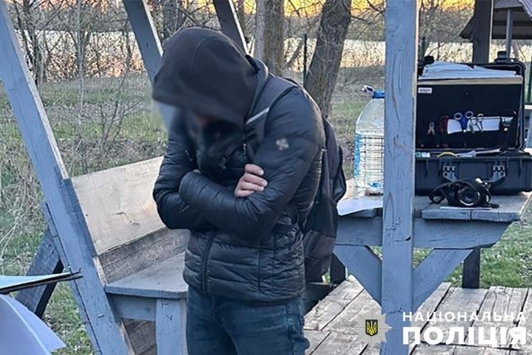 Планував збути понад кілограм психотропу – у Києві затримали наркозбувача з Житомирщини
