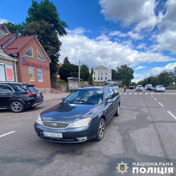У Коростені 67-річний водій наїхав на пішохода, жінка в лікарні