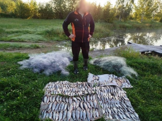 На Іршанському водосховищі затримали чоловіка, який сіткою ловив рибу, сума збитків завдана рибному господарству склала понад 400 тис. грн.