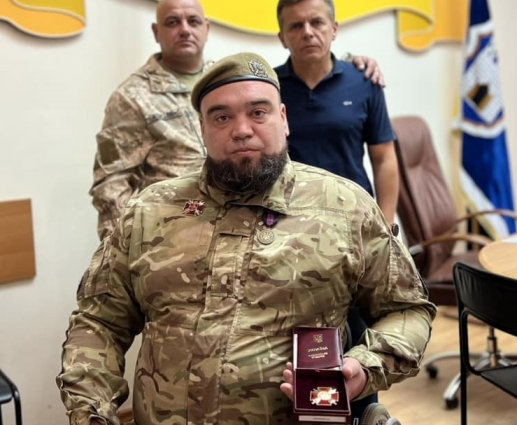 У Житомирі вручили орден за успішне виконання бойових завдань бійцю 141 батальйону ТРО Андрію Гнатенку