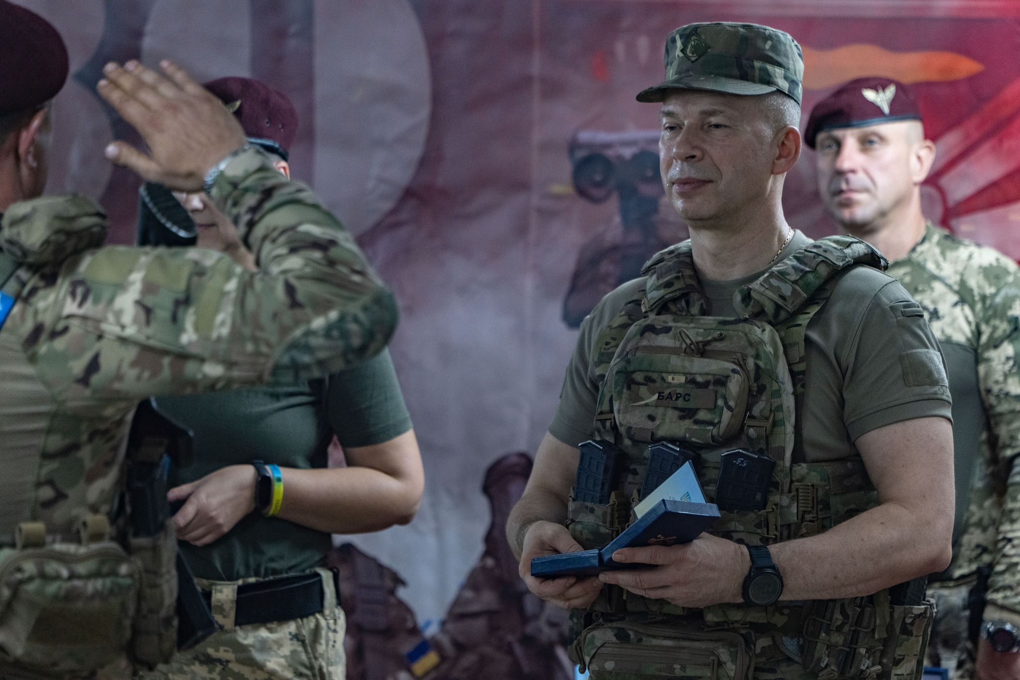 Головнокомандувач ЗСУ Олександр Сирський нагородив бійців 95, які відзначилися під час боїв