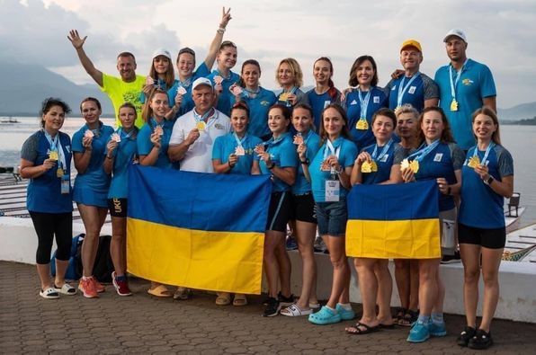 Житомиряни у складі української команди веслувальників здобули золото та бронзу на чемпіонаті світу з драгонботу у Філіппінах