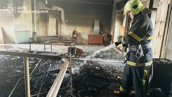 У Житомирі під час пожежі в закинутій будівлі виявили мертвого чоловіка