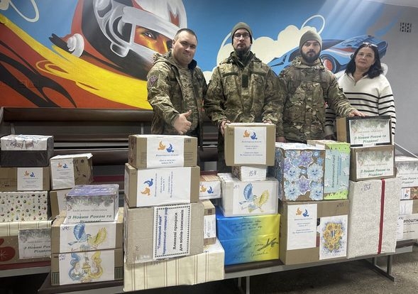 До зимових свят діти Житомирщини підготували 170 коробок-посилок для військових