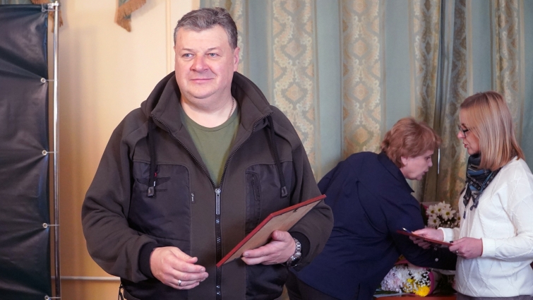 У Житомирі в День ЗСУ захисникам вручили 135 сертифікатів на житло