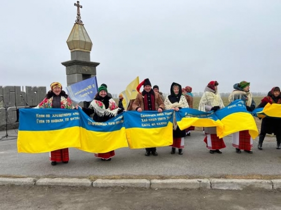 «Живий ланцюг» з нагоди Дня Соборності України утворили на кордоні Житомирської та Рівненської областей