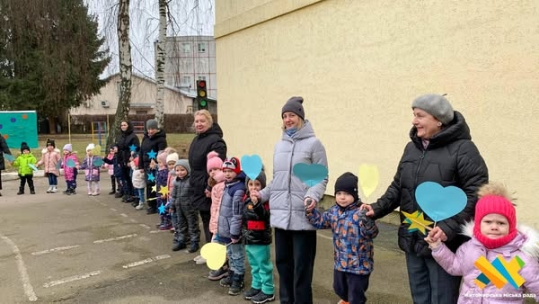 Житомирський дитсадок №42 об’єднав дітей у ланцюзі єдності